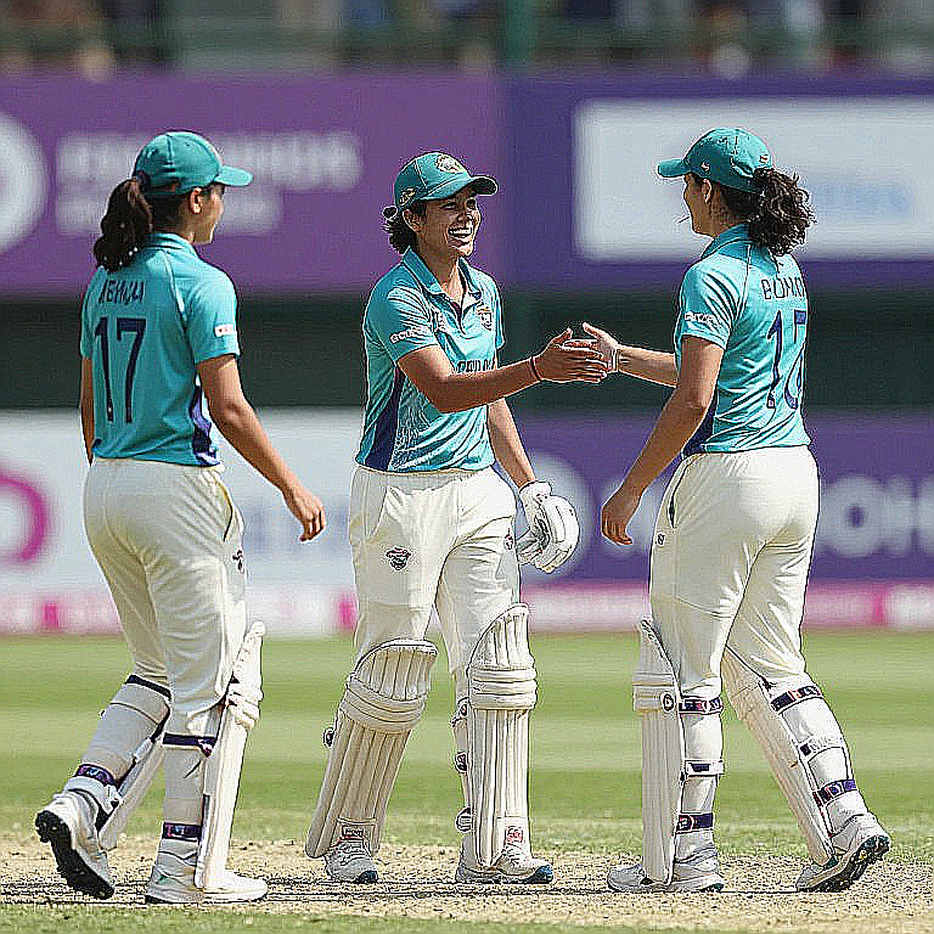 How Knees Get Priced in the Auction Room: Injury-Curve Arbitrage in Franchise Cricket How Knees Get Priced in the Auction Room: Injury-Curve Arbitrage in Franchise Cricket