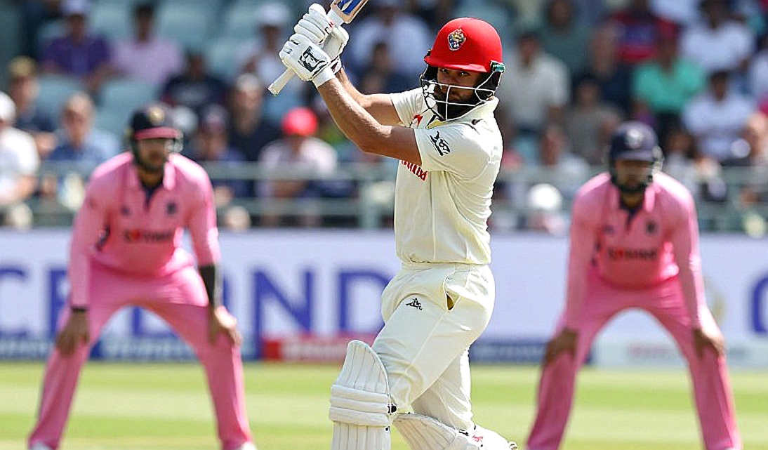 মিরপুরের ভোর পাঁচটা: বাংলাদেশের টেস্ট ক্রিকেট যেই অদৃশ্য শ্রমে দাঁড়িয়ে থাকে মিরপুরের ভোর পাঁচটা: বাংলাদেশের টেস্ট ক্রিকেট যেই অদৃশ্য শ্রমে দাঁড়িয়ে থাকে