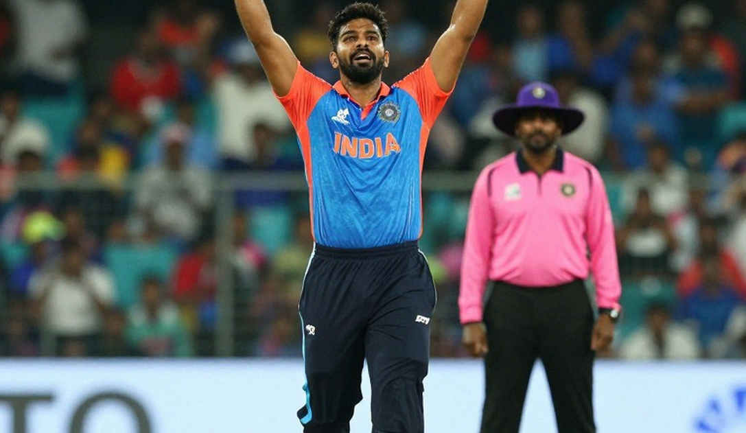 কন্ট্রাক্টের ছায়ায় এশিয়ার ক্রিকেট: ট্রান্সফার উইন্ডোর শব্দ ও নীরবতা কন্ট্রাক্টের ছায়ায় এশিয়ার ক্রিকেট: ট্রান্সফার উইন্ডোর শব্দ ও নীরবতা